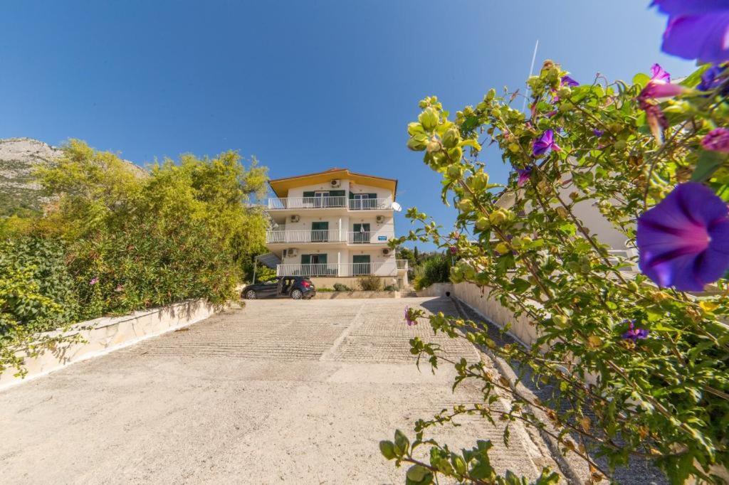 גראדאץ Apartments Slavena מראה חיצוני תמונה