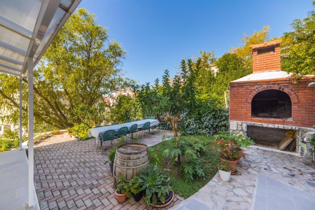 גראדאץ Apartments Slavena מראה חיצוני תמונה