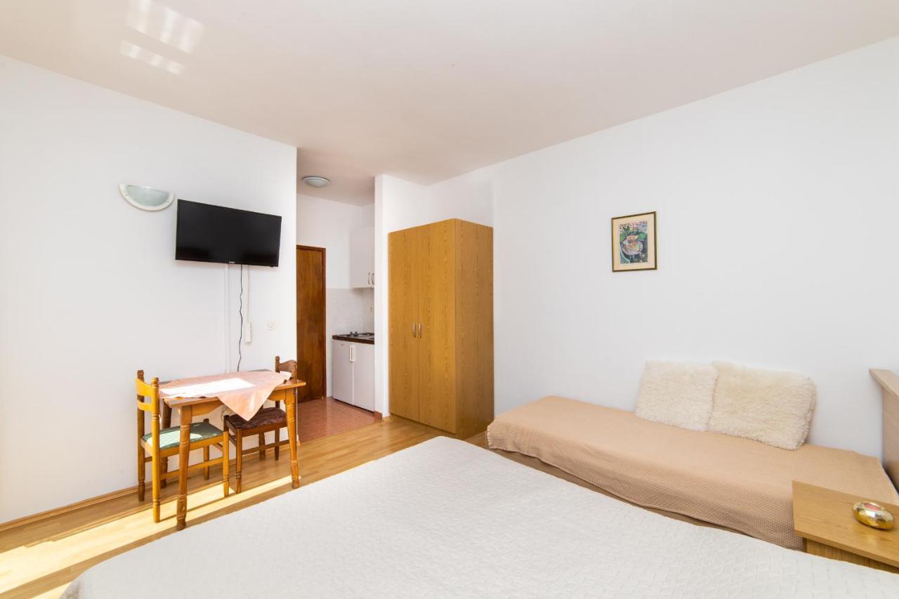 גראדאץ Apartments Slavena מראה חיצוני תמונה