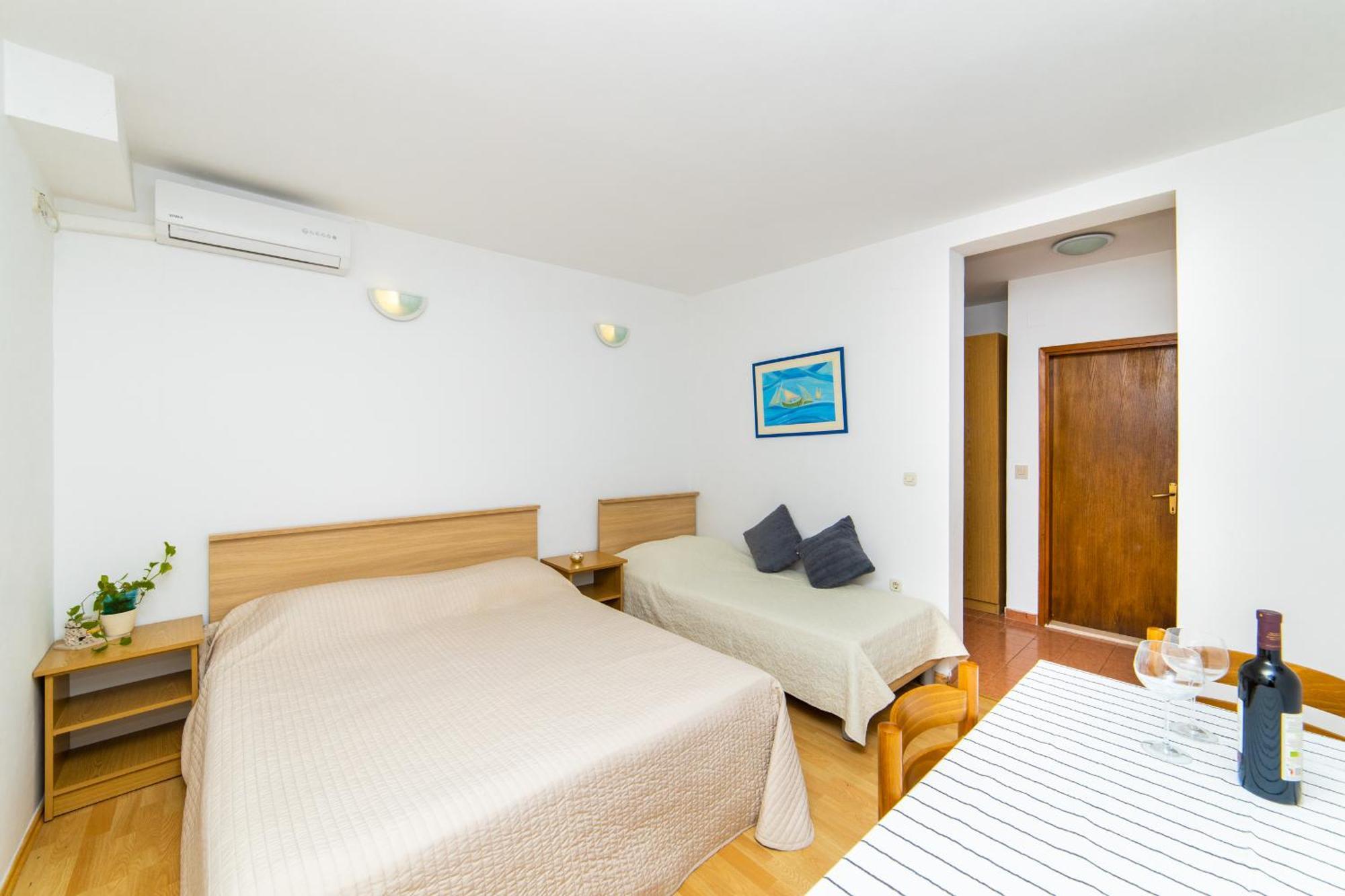 גראדאץ Apartments Slavena מראה חיצוני תמונה